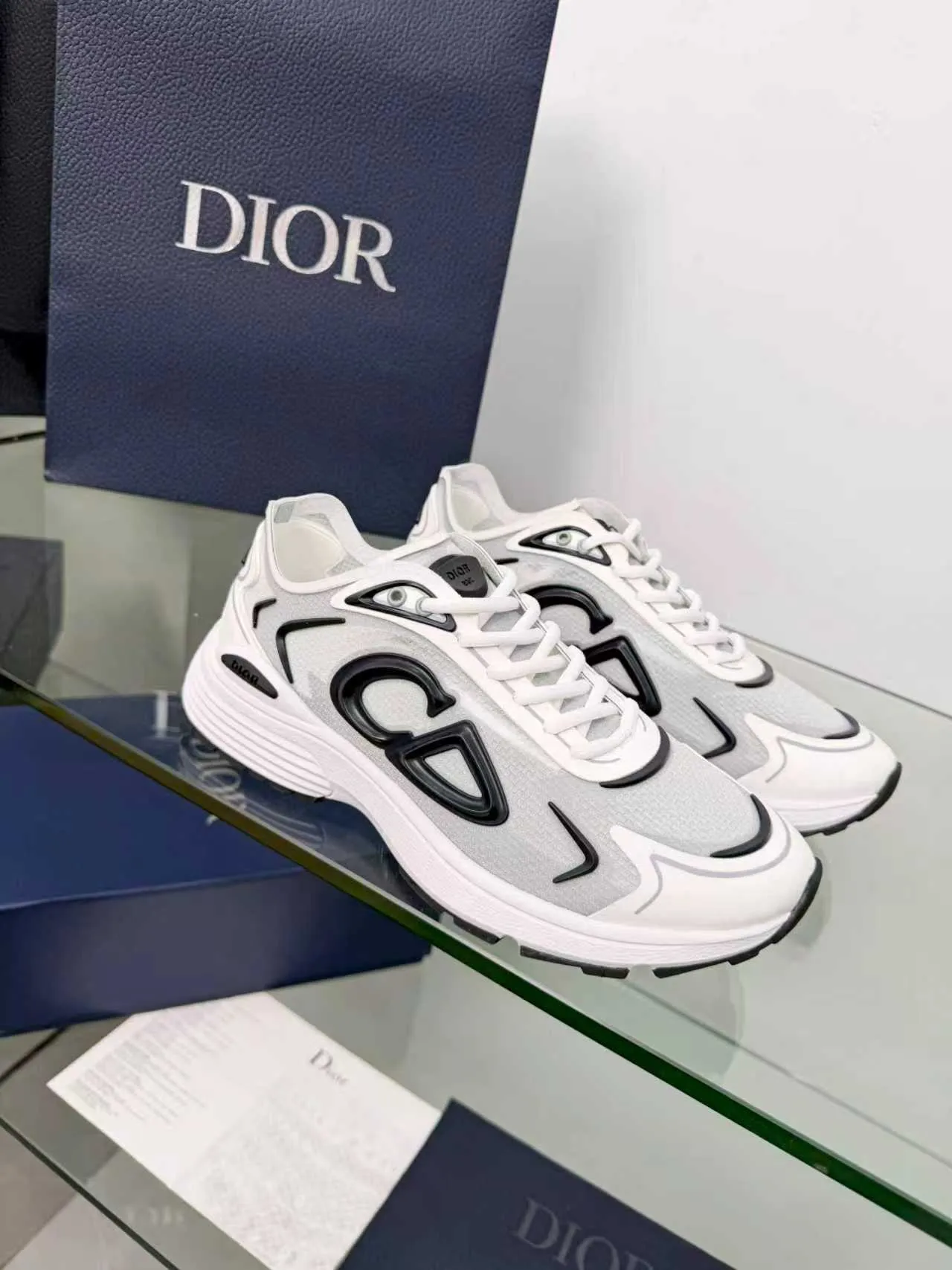 Men's men's shoes pP560! DIOR#B30 COUNTDOWN TECH shoes 1. Inspired by lighter running shoes this season 2. Made of multi-layer transparent nylon upper, full of futuristic feel 3. CD30 rubber logo on the tongue/heel to highlight the brand style 4. Equipped with ultra-light foam midsole for the ultimate comfortable wearing experience 5. The entire series uses WELDED (seamless bonding) technology to ensure durability and lightness 6. Full-size dopamine color matching, perfect choice for couples shoes😜